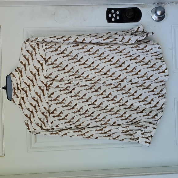 3/$30 Chico's Petite Long Sleeve Top - Picture 2 of 7